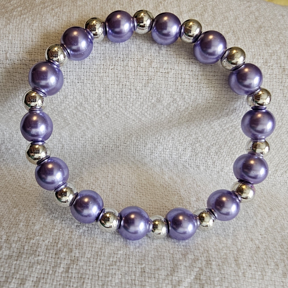 Elegant Purple and Silver Beaded Bracelet